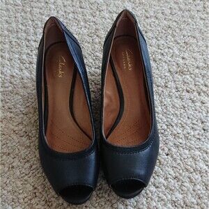 Clarks Artisan open toe wedges in black size 7.5
